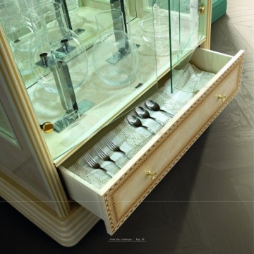 Model AIDA, Voor Chique Meubels en Klassieke Interieur