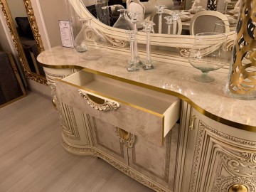 C85db975 e76d 4f05 a9aa b49908f57e03