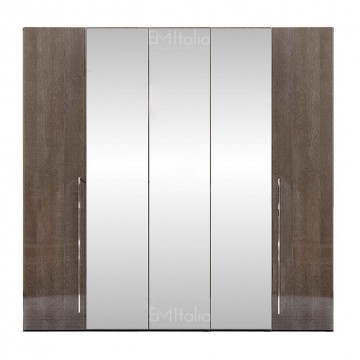 Kledingkast met 5 deurs