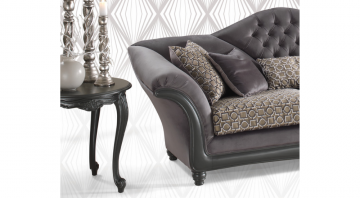 Model logo luxe uitstraling met stijlvol interieur bankstel 2