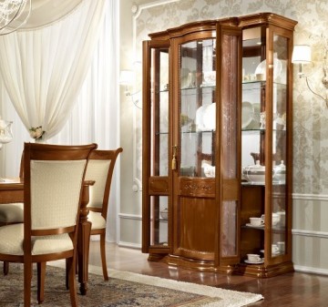 Model TORIANI, de Italiaanse Noten Interieur Selectie van Interieuradvieseurs voor Vintage Interieur