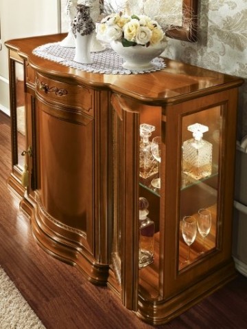 Model TORIANI, de Italiaanse Noten Interieur Selectie van Interieuradvieseurs voor Vintage Interieur