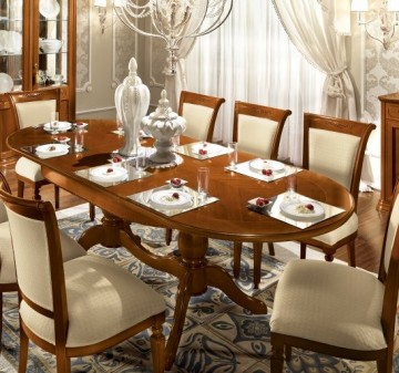 Model TORIANI, de Italiaanse Noten Interieur Selectie van Interieuradvieseurs voor Vintage Interieur