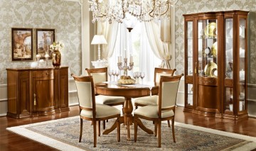 Model TORIANI, de Italiaanse Noten Interieur Selectie van Interieuradvieseurs voor Vintage Interieur