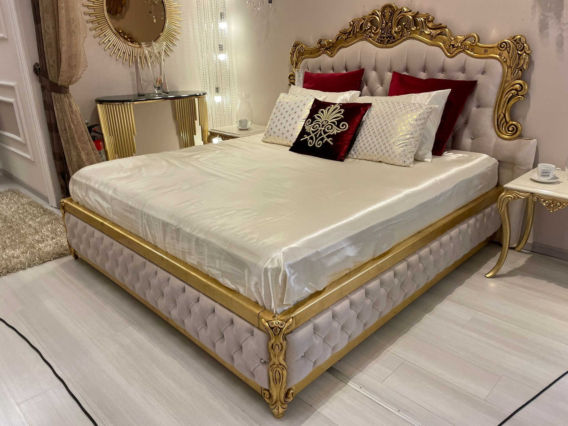 Civiel matig Bevriezen 9 FIESTA Gouden Barok Bed Luxe Slaapkamer Interieur - Klassiek Slaapkamers  - Woiss Meubels | Stijlvol Inrichten voor Luxe Interieur